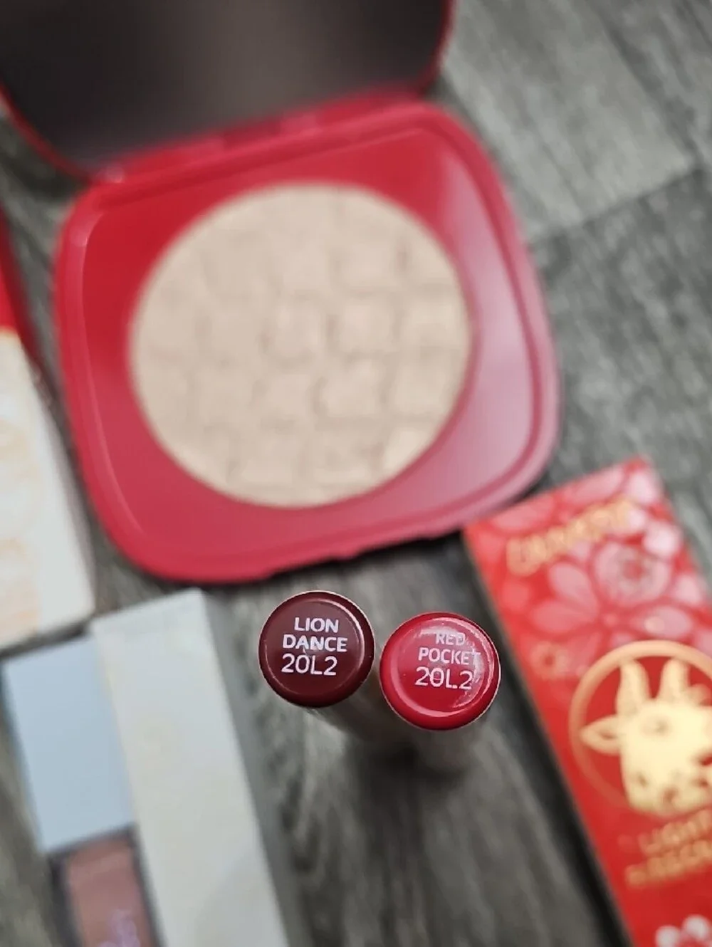 Colourpop red compact